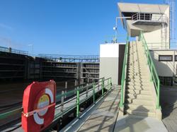 Hauptgebäude mit Basisstation